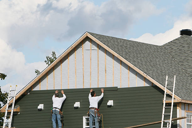 Professional Vinyl Siding technician working in Goldsboro, NC